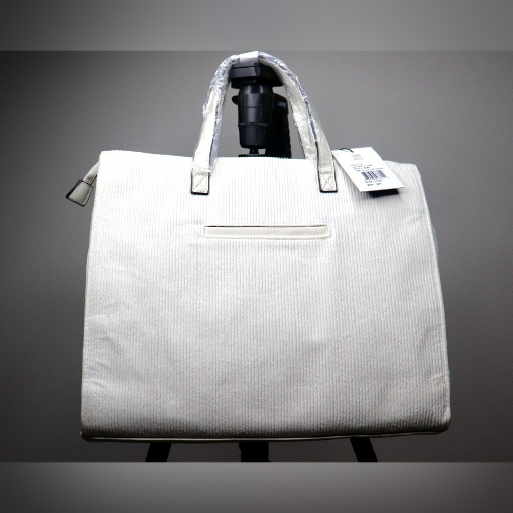 NWT London Fog Ivory Corduroy Tote Crossbody Strap - Picture 3 of 9